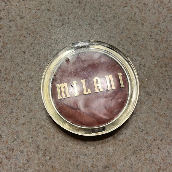 Milani blush - Picture 1 of 2